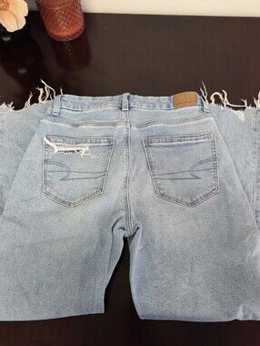 American Eagle Curvy Mom Jeans Size 2